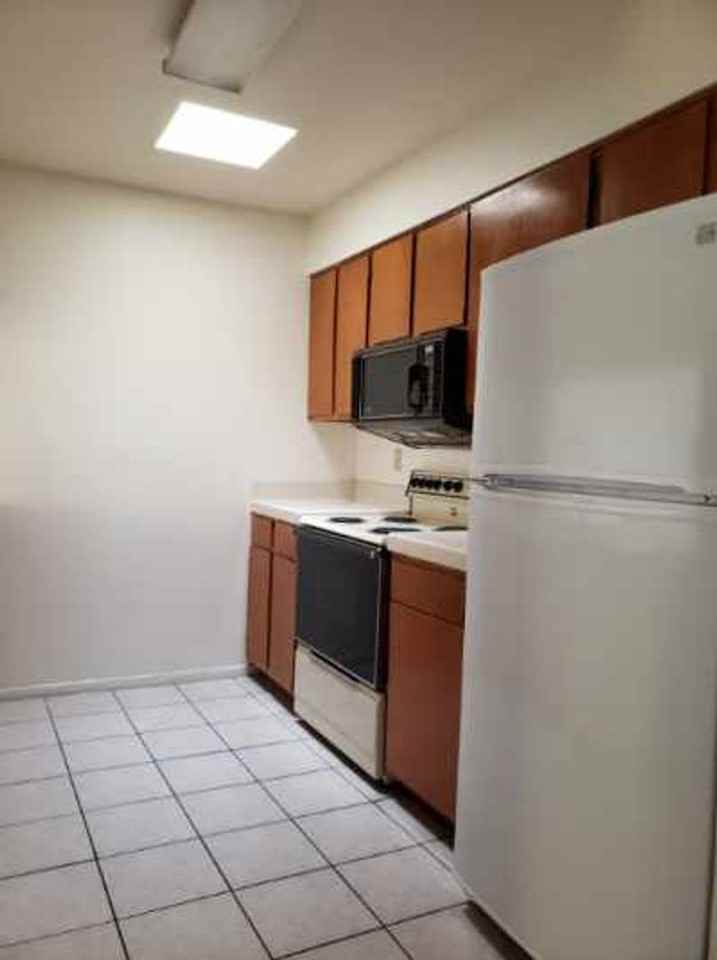 1988 Las Palmas Ln #266 - Photo 5 of 12