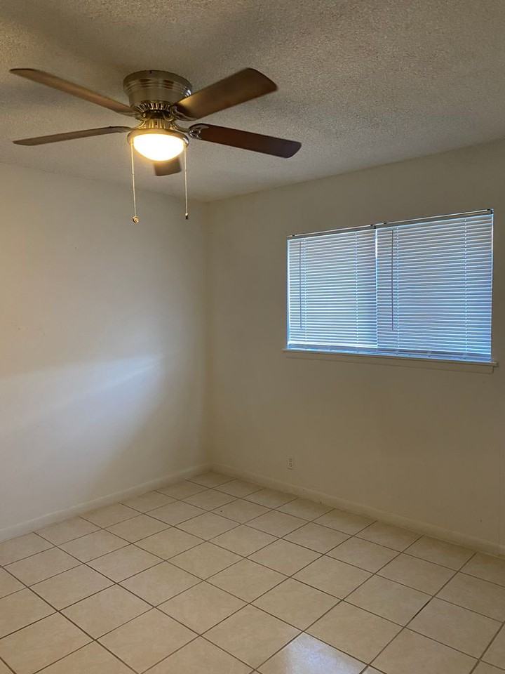 7770 Skolout St - Photo 3 of 6