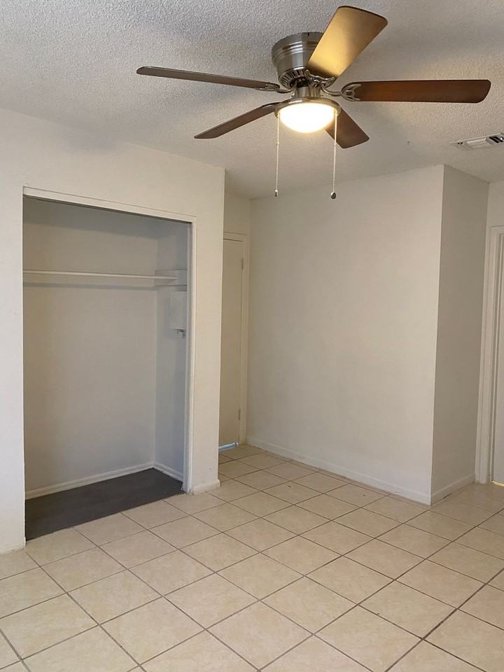 7770 Skolout St - Photo 4 of 6