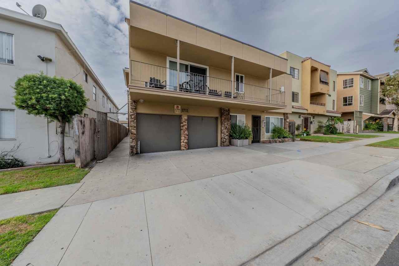 1711 Coronado Ave - Photo 2 of 16