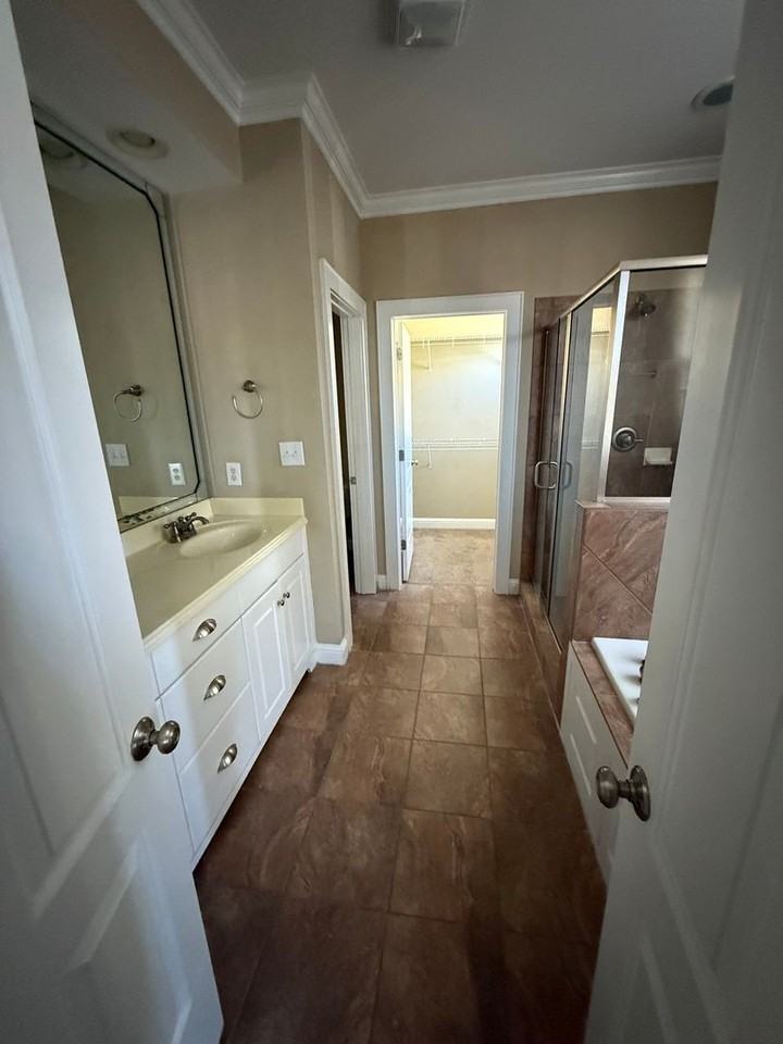 3733 Savannah Way - Photo 5 of 10