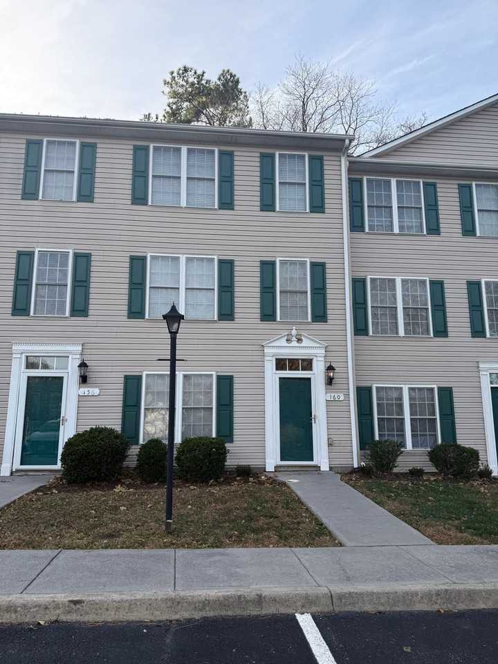 160 Gretchen Ct - Photo 2 of 18