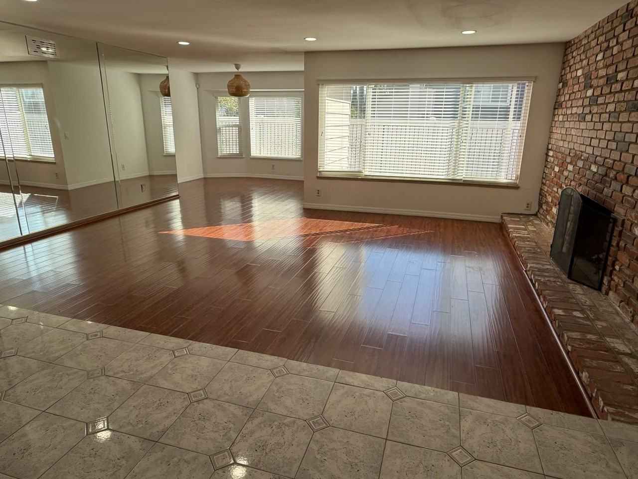 2210 Ravenfall Ave - Photo 2 of 12