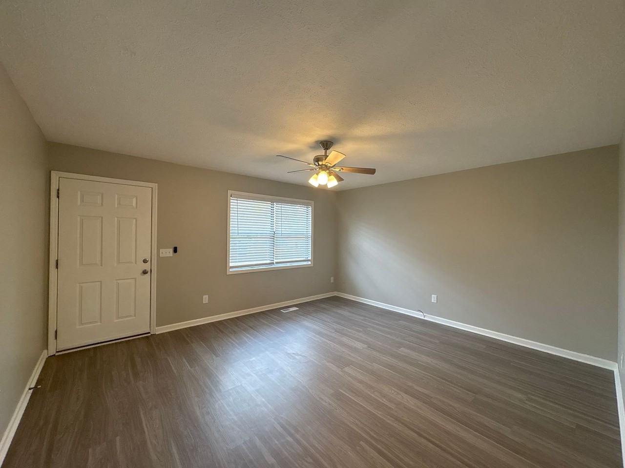 506 E Main St - Photo 3 of 15