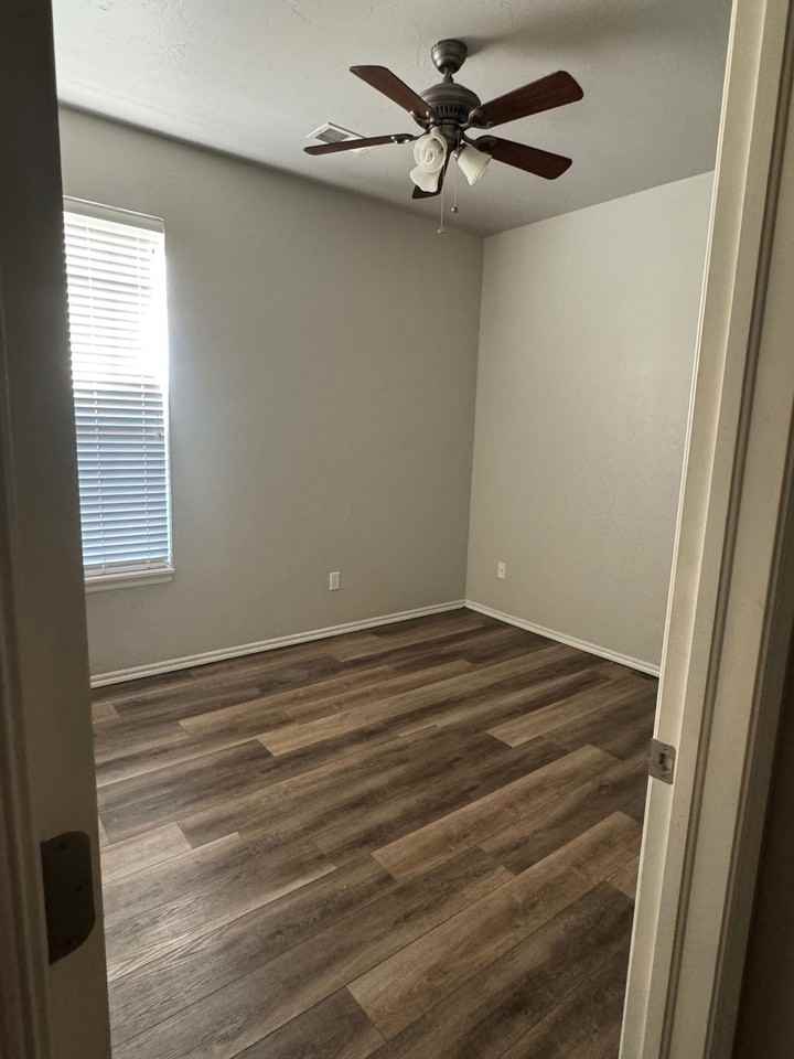 Walkable Downtown Edmond Duplex Home - Photo 6 of 7