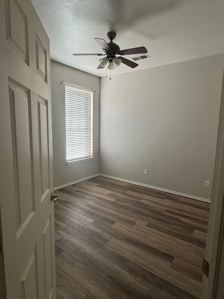 Walkable Downtown Edmond Duplex Home - Photo 7 of 7