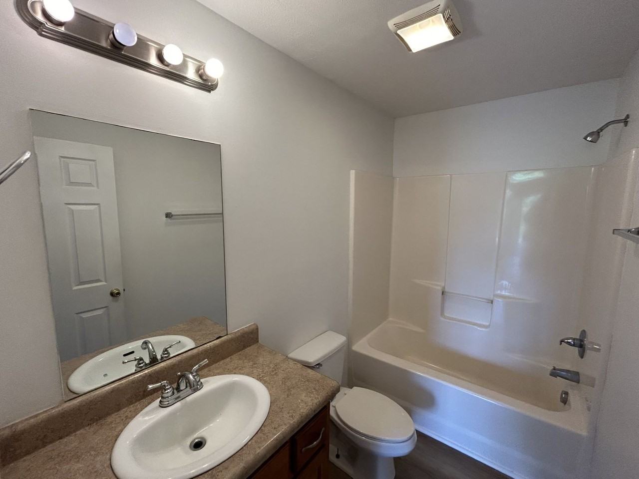 14105 Red House Rd - Photo 4 of 7