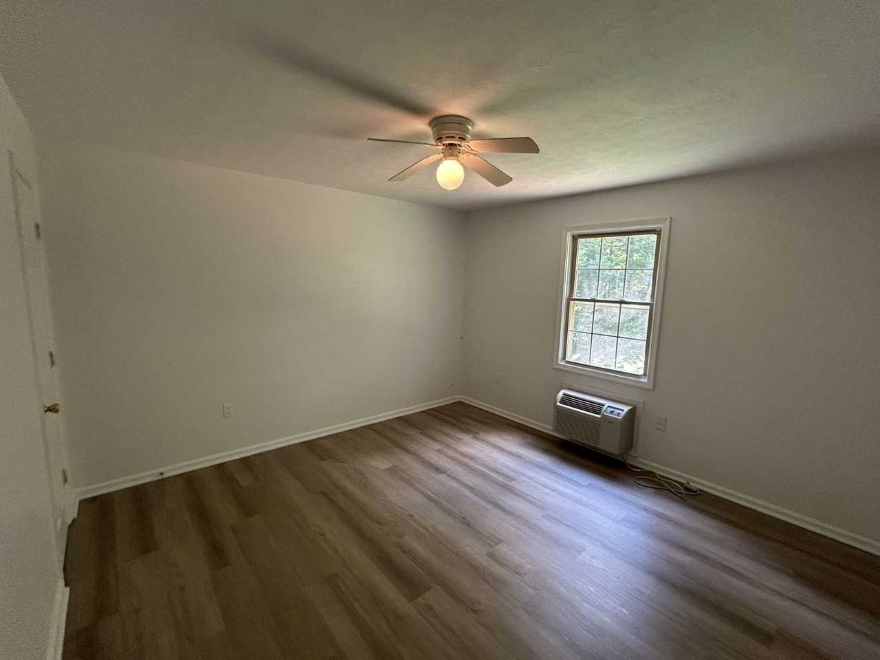 14105 Red House Rd - Photo 5 of 7