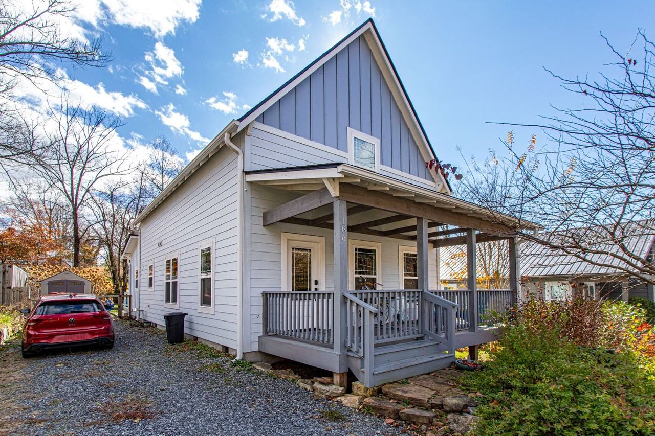 186 Burrell Ave - Photo 2 of 26