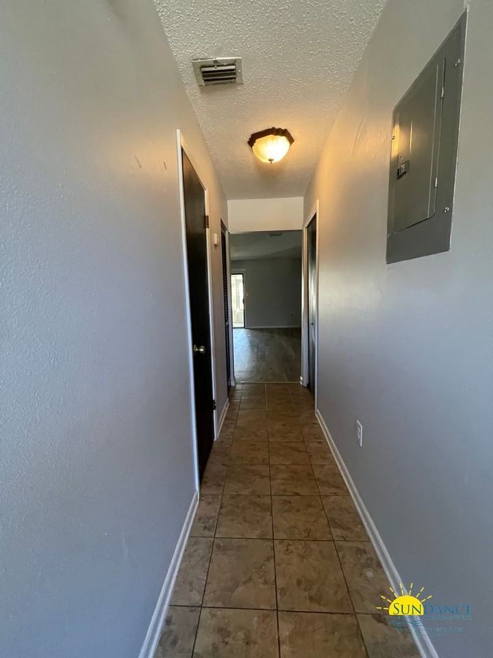 40 11th St - Photo 7 of 18