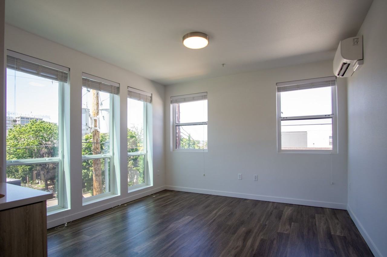 037 - 1834 Apartments - Photo 4 of 34