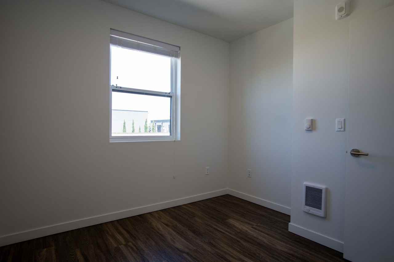 037 - 1834 Apartments - Photo 7 of 34