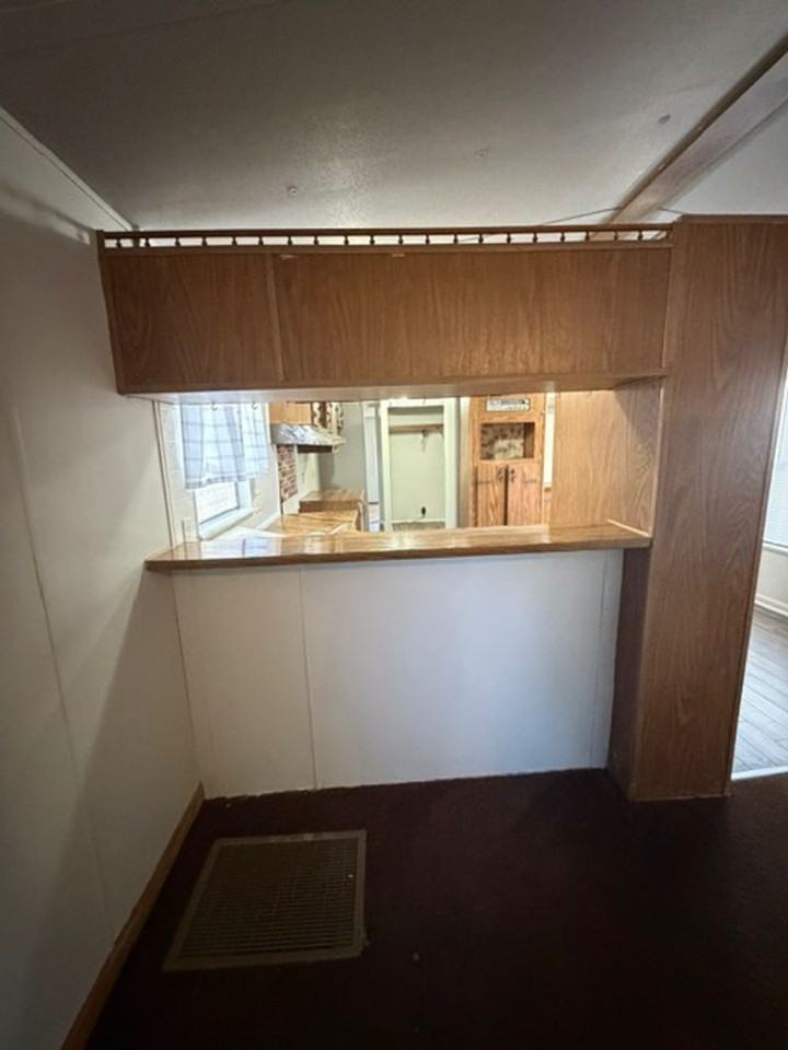 214 Ridgewood Dr - Photo 4 of 19