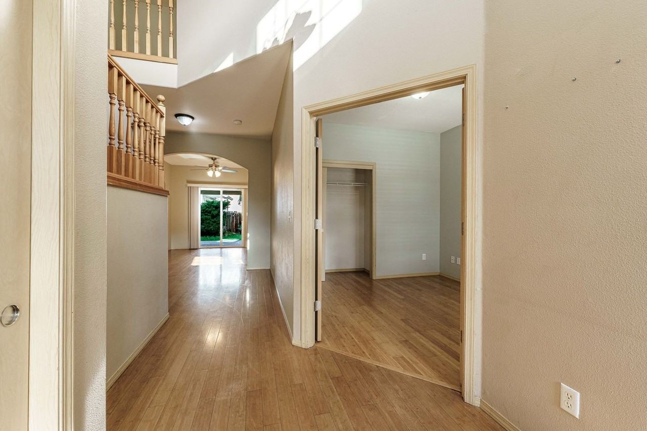 2185 N P St - Photo 2 of 47