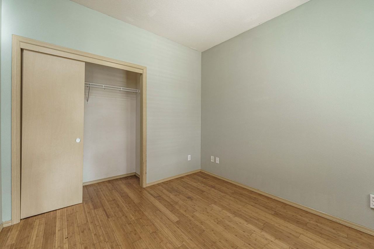 2185 N P St - Photo 3 of 47