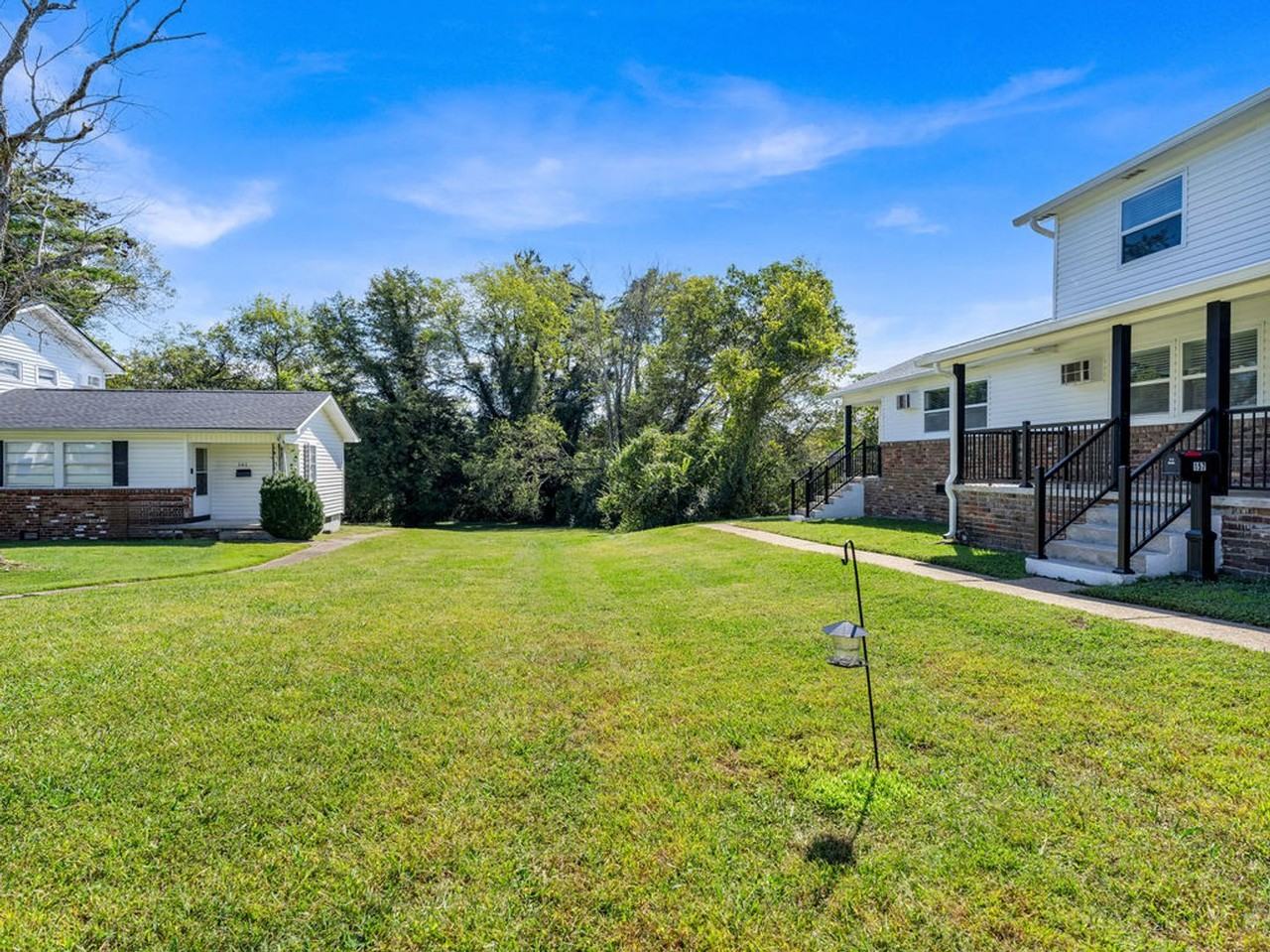 155 Tacoma Rd - Photo 3 of 33