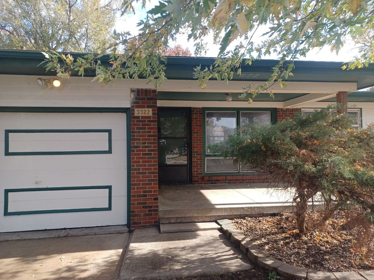 3322 S Mount Carmel Ave - Photo 5 of 14