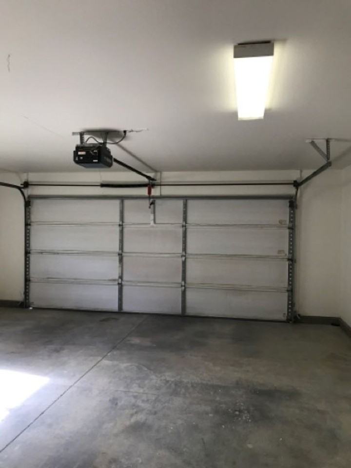 618 Windemere Cir - Photo 2 of 10