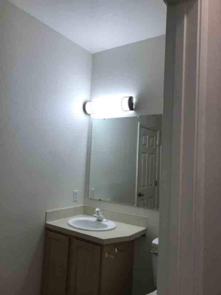 618 Windemere Cir - Photo 3 of 10