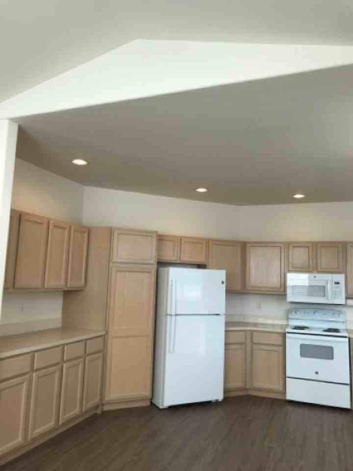 618 Windemere Cir - Photo 4 of 10