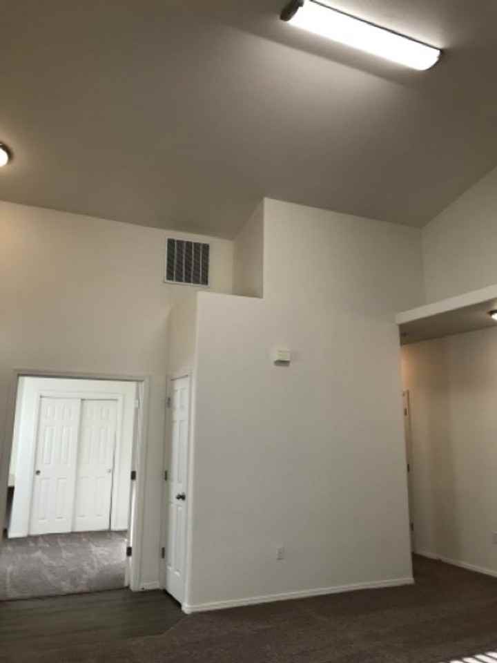 618 Windemere Cir - Photo 5 of 10