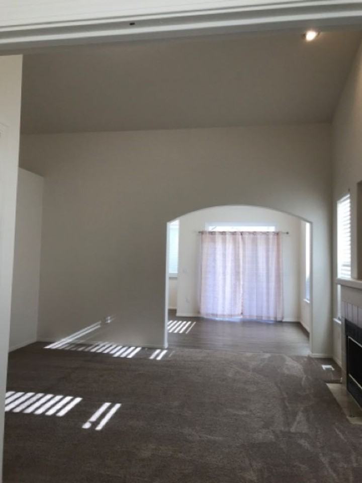 618 Windemere Cir - Photo 6 of 10