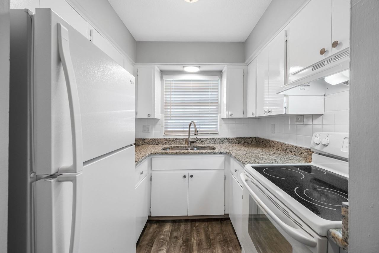 Breezy Palms - Photo 6 of 49