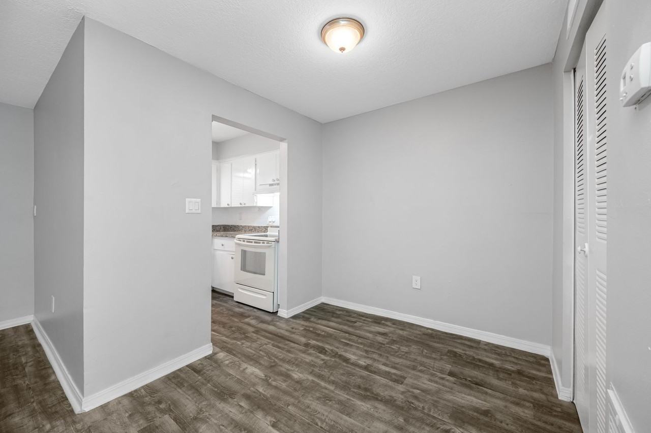 Breezy Palms - Photo 5 of 49