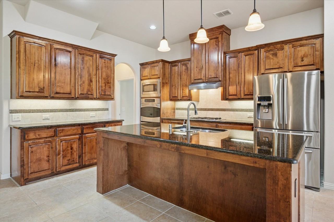 10032 Gentry Drive - Photo 6 of 28