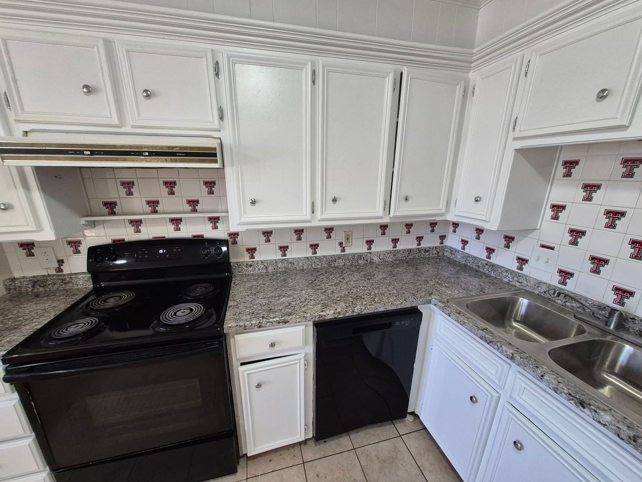 6404 28th St - Photo 3 of 11