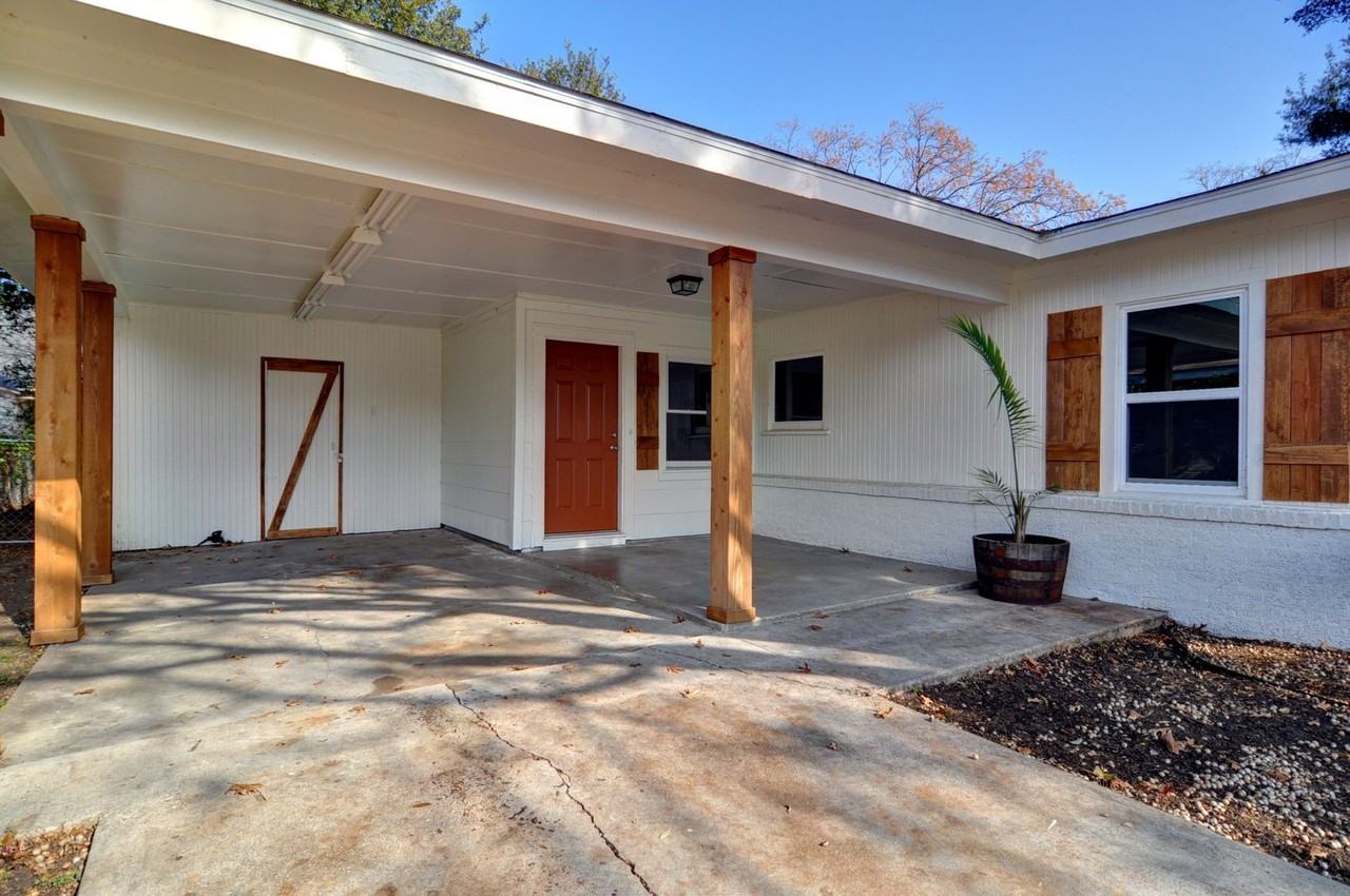 5808 Coleman St - Photo 3 of 30