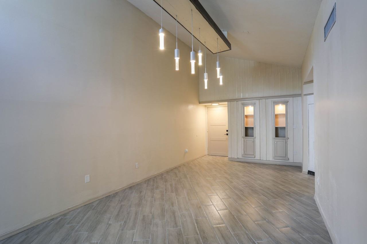 3655 Atrium Dr #U7 - Photo 4 of 14