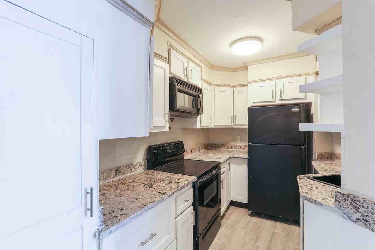 3655 Atrium Dr #U7 - Photo 5 of 14