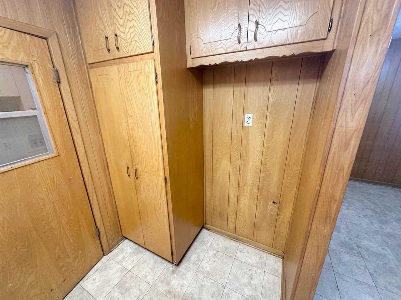 2006 S 53rd St - Photo 3 of 16