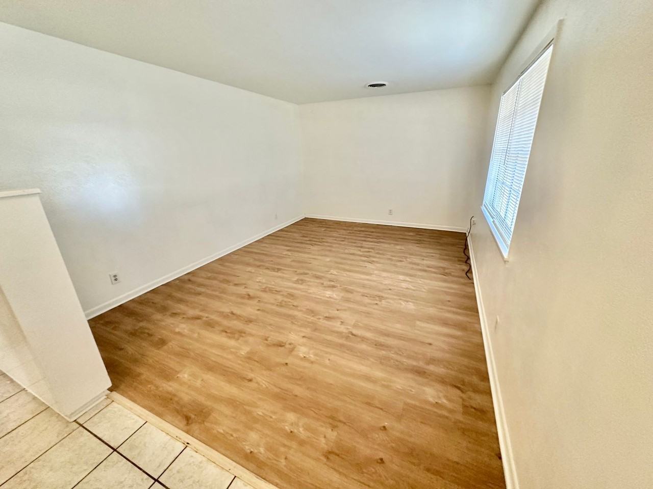 2006 S 53rd St - Photo 4 of 16