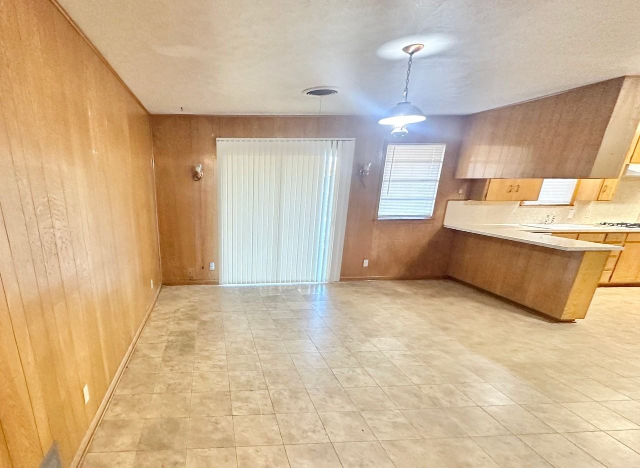 2006 S 53rd St - Photo 6 of 16