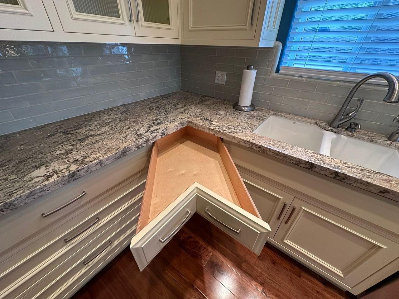 350 Piney Way - Photo 6 of 25