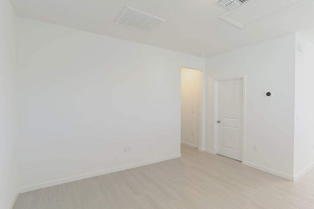 5135 Lake Hamlin Trl - Photo 2 of 14