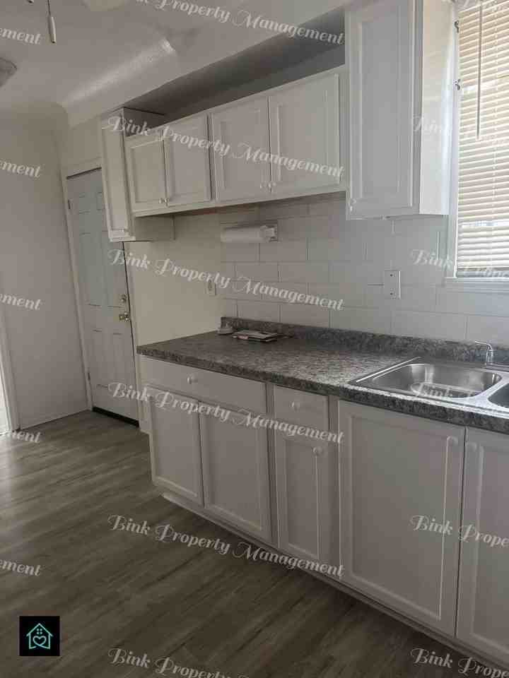 15808 Southfield Fwy - Photo 6 of 23