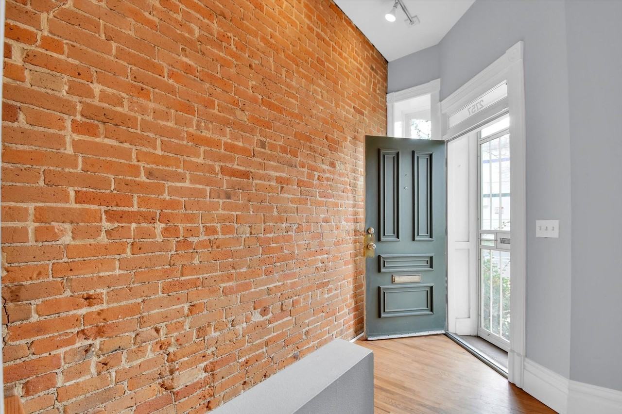 2757 Champa St - Photo 4 of 40