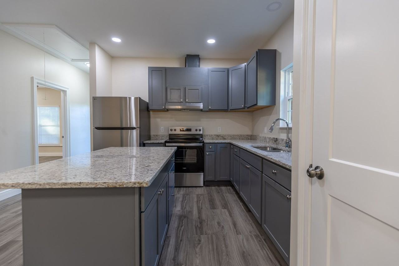 28229 2nd Avenue - Photo 6 of 15