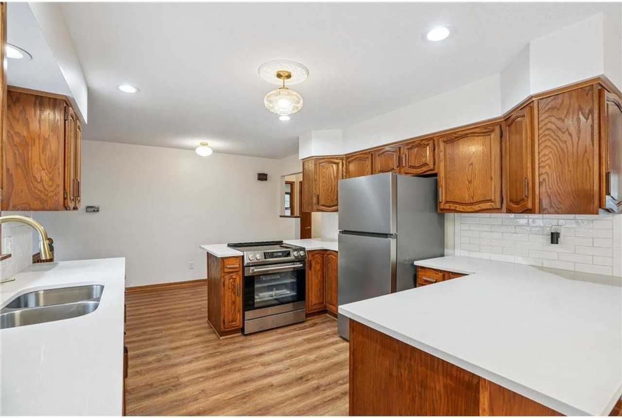 627 8th Street North - Photo 6 of 22