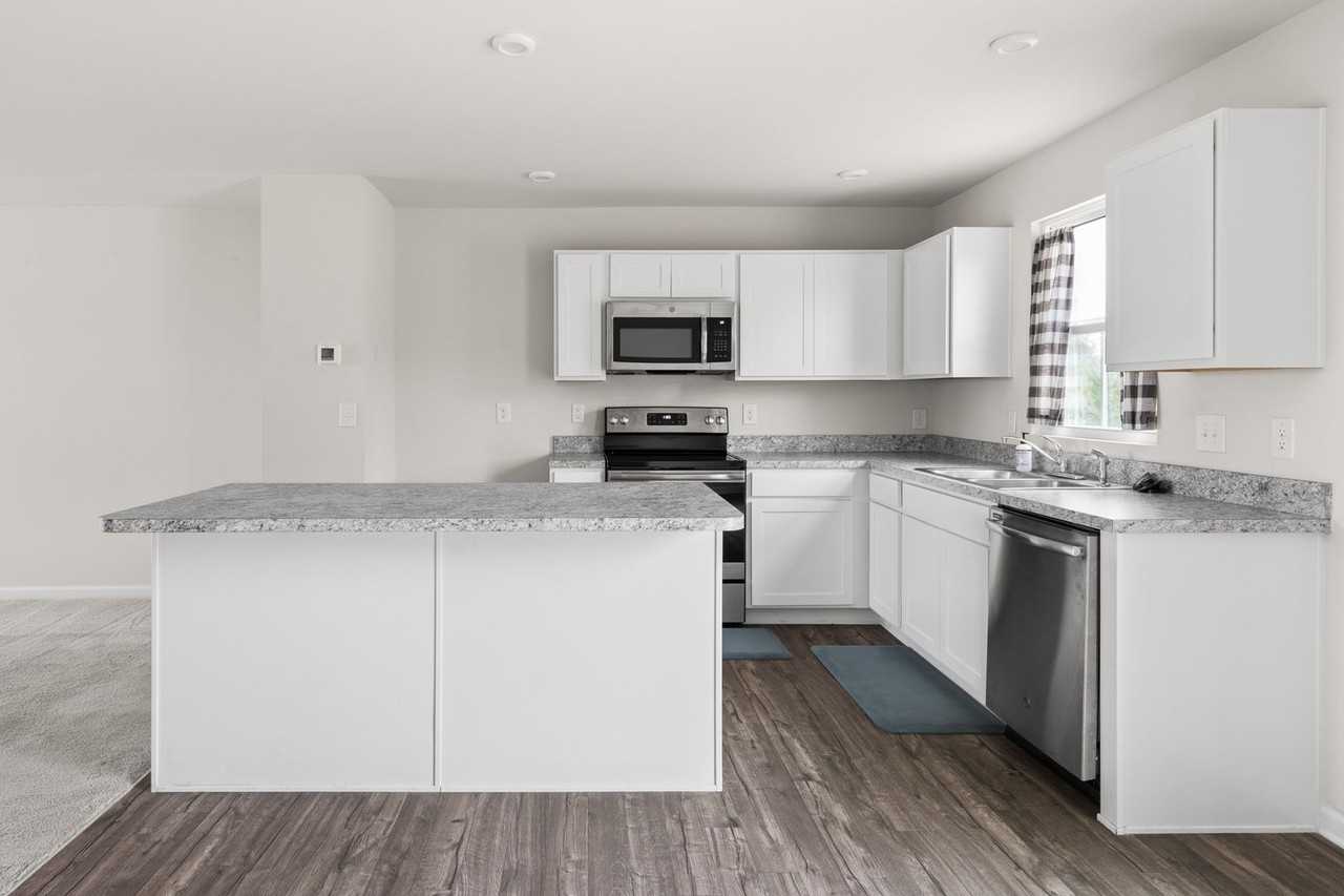 1012 Old Evergreen Dr - Photo 3 of 30