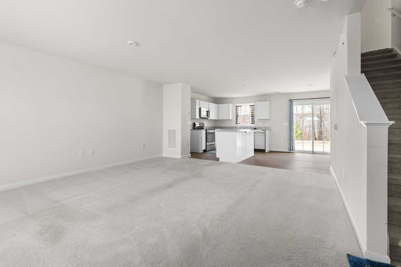 1012 Old Evergreen Dr - Photo 5 of 30