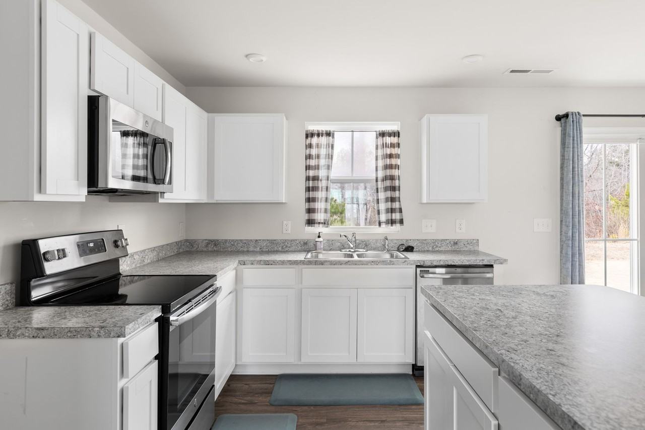 1012 Old Evergreen Dr - Photo 7 of 30