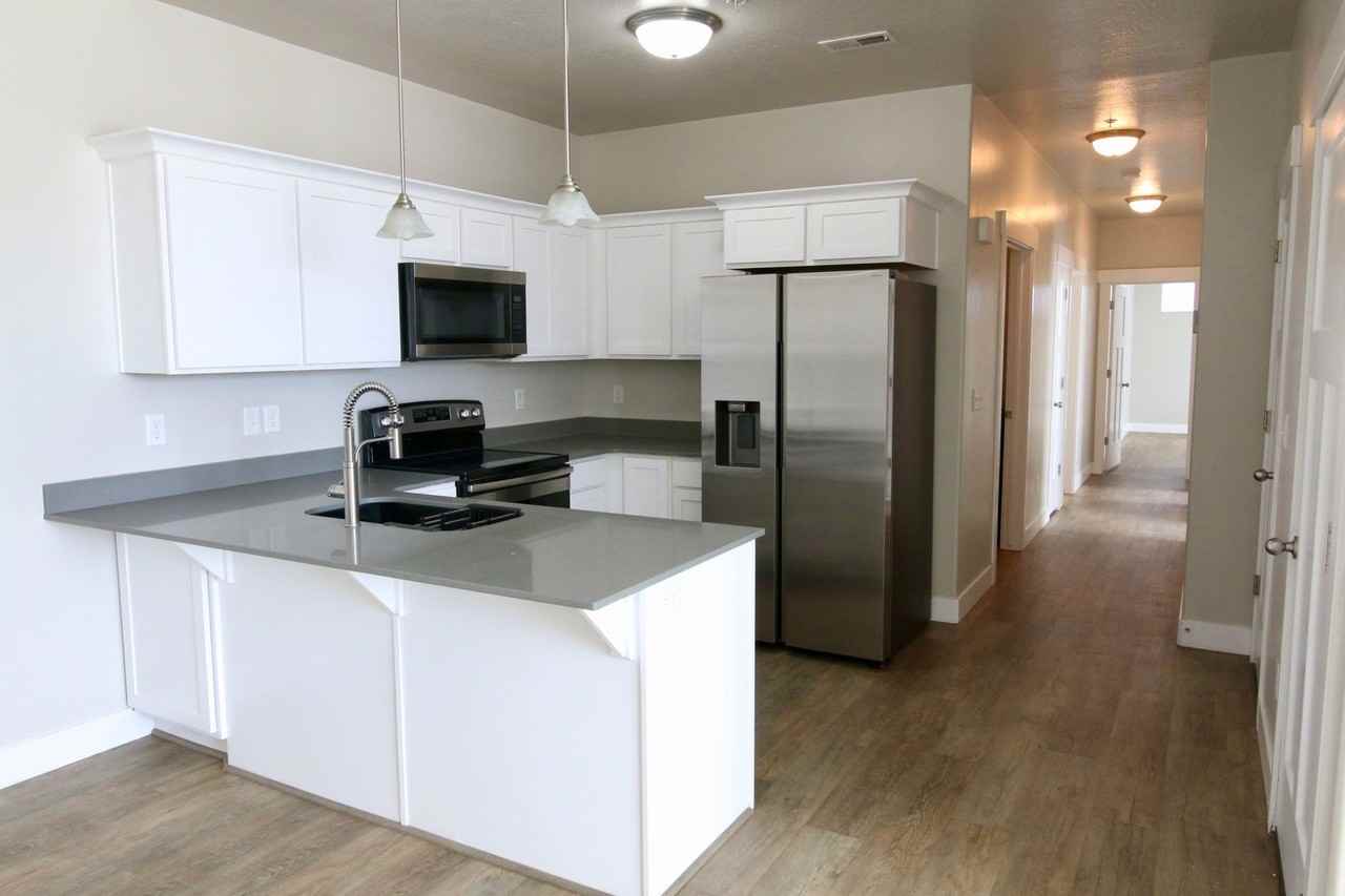 49 W Silver Springs Dr - Photo 4 of 14