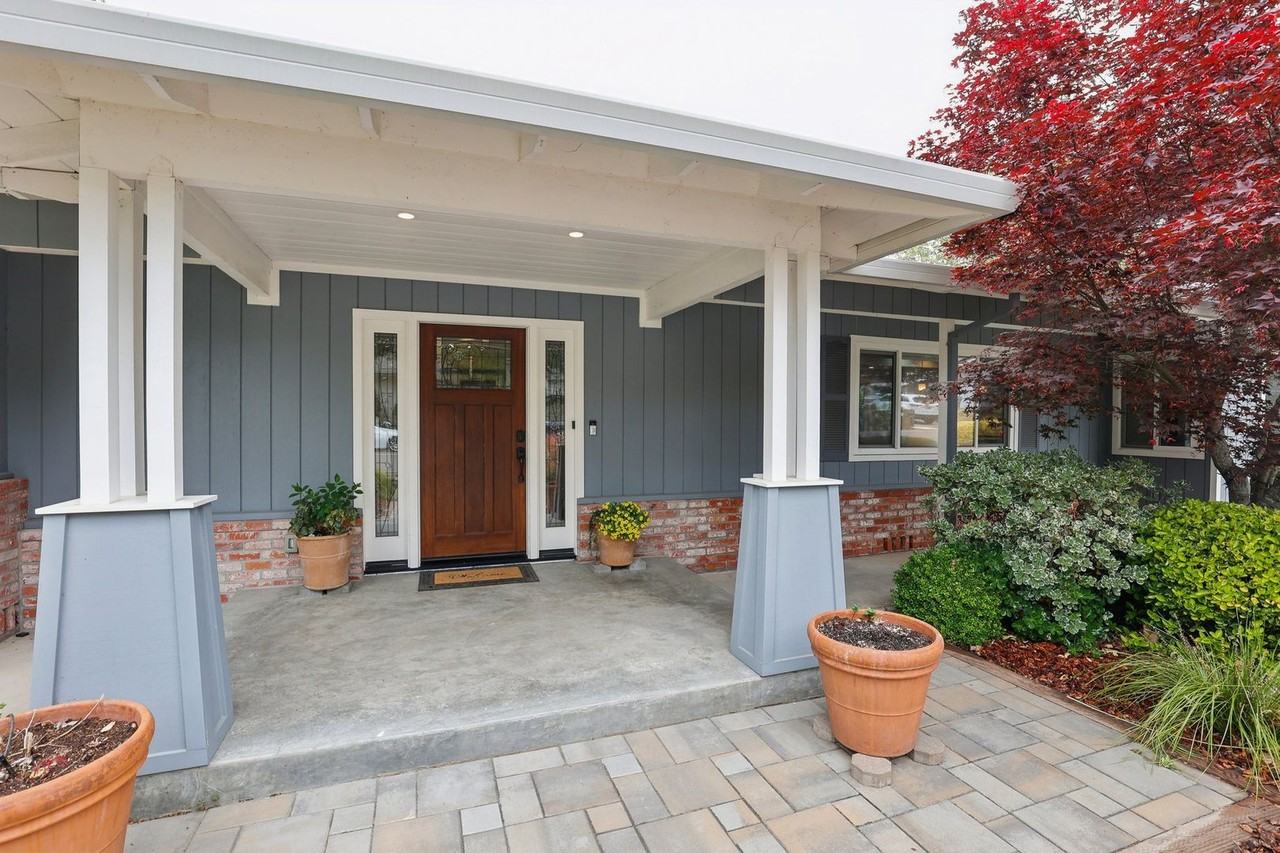 1057 La Grande Ave - Photo 3 of 41