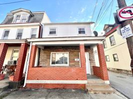 featured image of 210 18th St