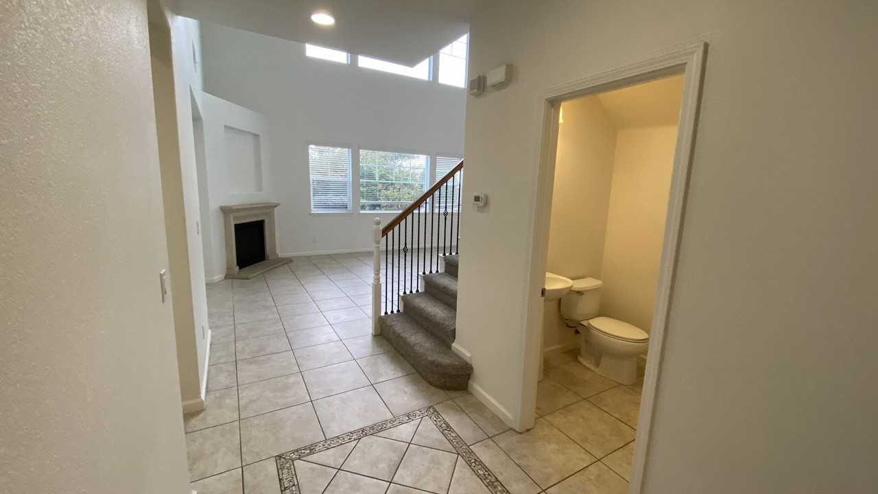 685 W La Canada Ave - Photo 5 of 50