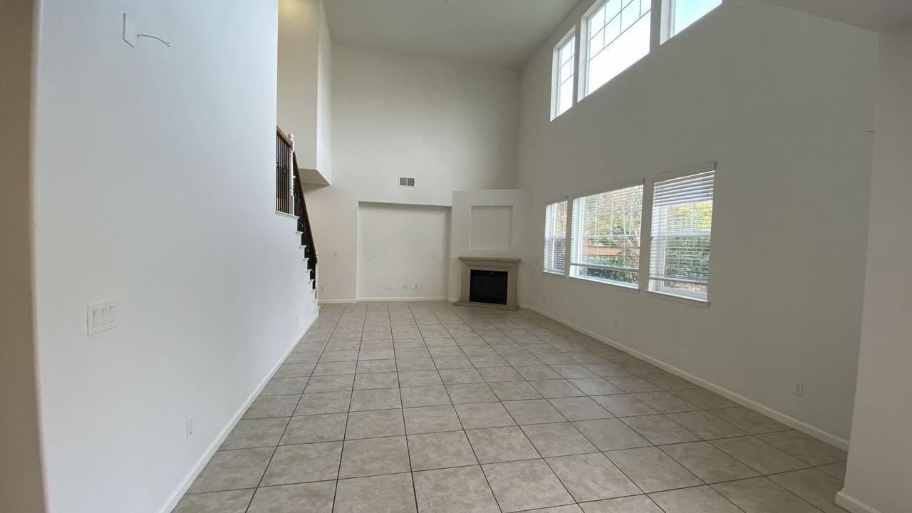 685 W La Canada Ave - Photo 7 of 50